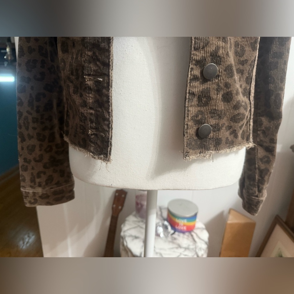 Chic Kut from the Kloth Leopard Corduroy Jacket – Size Small - Picture 6 of 7
